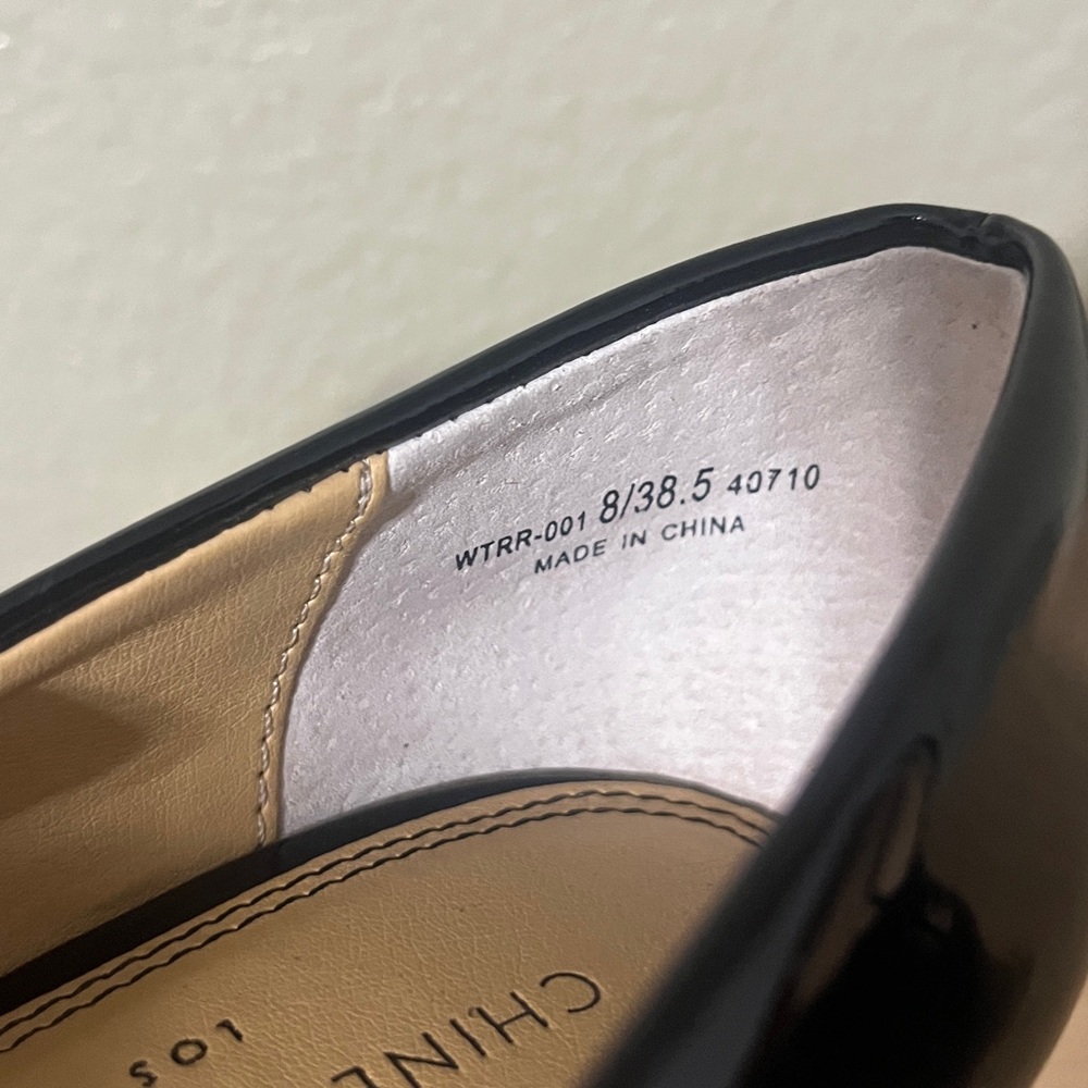 Chinese Laundry Black Patent Platform Pumps 8 - Picture 5 of 8